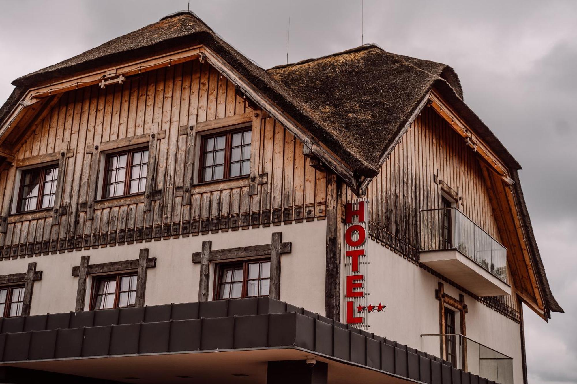 Hotel Pajero Horbów Dış mekan fotoğraf